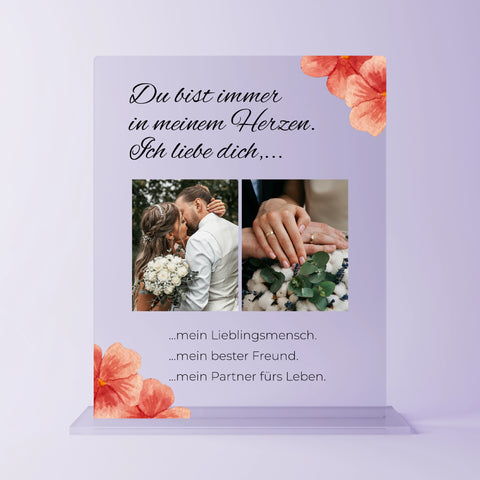 Personalisiertes Acrylglas mit Hochzeitsfotos und Liebestext – romantisches Geschenk für den Partner mit Aufschrift ‚Du bist immer in meinem Herzen. Ich liebe dich…‘ sowie Fotos vom Brautpaar und Eheringen – ideales Geschenk zum Hochzeitstag oder Valentinstag